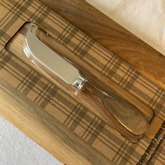 NWT Acacia wood 2 piece cheese set cutting board knife set - Picture 3 of 9